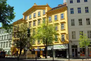 Отель «Saint Shermin Bed Breakfast & Champagne», Вена