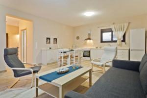 Petra Villas-Ostria Villa, Карпатос