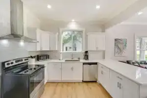 Updated Greenville Home w/ Backyard!, Гринвилл