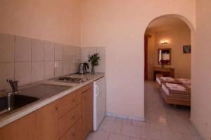 Villa George Apartments & Studios, Фалираки
