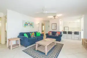 Munna Beach Apartments, Нузавилл
