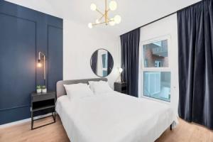 Lumina bright apart with parking, Лодзь