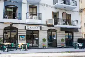 Damiani Apartments, Сент-Полс-Бэй