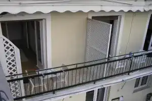 Ikia 24, Кавала