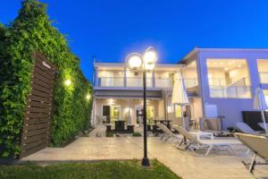 Vice Hotel, Лаганас