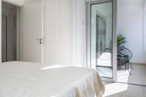 Classy 2BR Cafe Suite Strovolos, Никосия