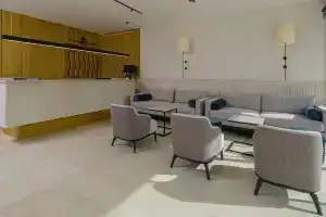 Poseidon The Beach Hotel, Будва