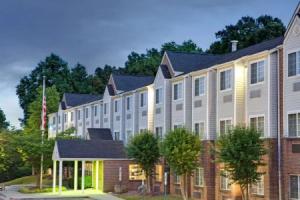 Microtel Inn & Suites by Wyndham Charlotte/University Place, Шарлотт