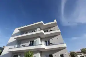 Summer Point Hotel, Ксамил
