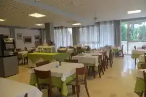 Hotel «Singapore», Червия-Милано-Мариттима