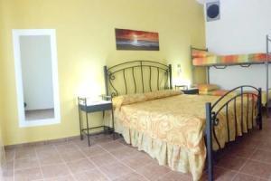 House With 2 Bedrooms in Vulcano, With Enclosed Garden Near the Beach, Вулкано-Порто
