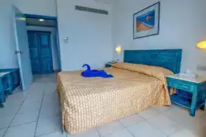 Апарт-отель «St. George Gardens & Suites», Пафос