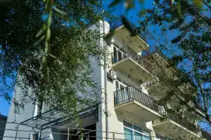 Отель «Four Seasons Riverside», Кутаиси
