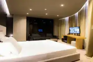 The Central View Boutique Hotel, Влера