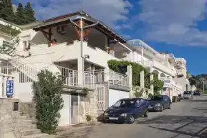 Awesome Home in Omis With Wifi and 1 Bedrooms, Омис