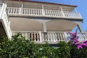 Apartment With 3 Bedrooms in Seget Vranjica, With Wonderful sea View and Enclosed Garden - 50 m From the Beach, Сегет Враница