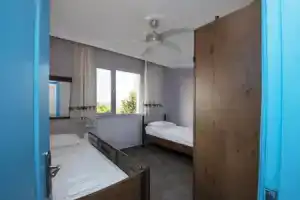 House with Amazing Sea View and Pool in Gumusluk, Гюмюшлюк