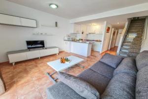 A005 - Ático dúplex en el centro de Altea con vistas parciales al mar, Алтея