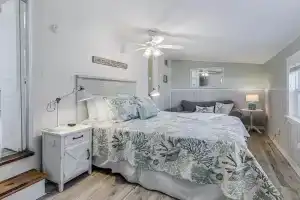 Market Street Retreat 2 Bedroom Home, Рокпорт