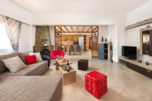 Sebastian's Amazing Apartment Rhodes Town, Родос