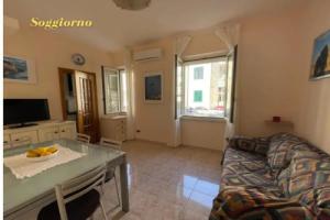 Appartamento 10 m dal mare Casa da zia Lena Maiori, Майори