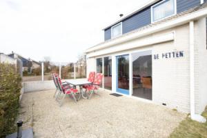 Holiday Home in De Koog Near Texel Beaches, Де Коог