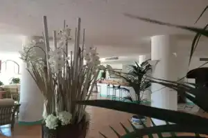 Hotel «Punta Est», Бая-Сардиния