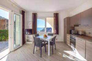 Awesome Apartment in Moneglia With 3 Bedrooms, Wifi and Outdoor Swimming Pool, Монелья