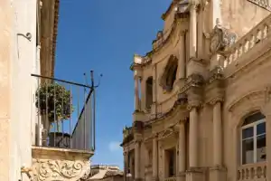 Q92 Noto Hotel, Ното