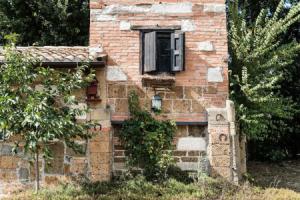 Relais Torre del Piancastagno, Сутри