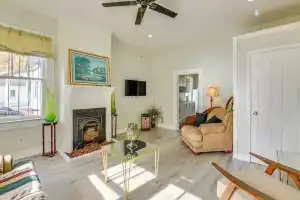 Walk to Riverfront Park: Updated Home in Columbus!, Колумбус