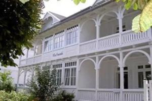 Villa Amanda - Apt. 06, Бинц