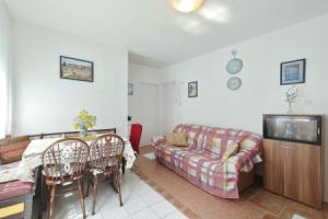 Apartment Djurdja - 20 m from beach : A1 Lucija Murter, Island Murter, Betina