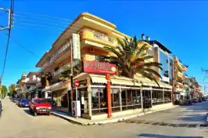 Hotel «Epavli», Неа-Калликратия