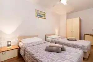 Captivating Apartment in Vela Luka With Balcony, Вела Лука