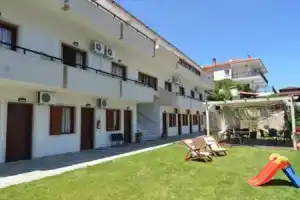 Agorastos Hotel, Коинира