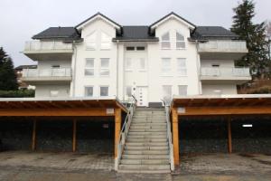 Apartment with Terrace And Carport in Winterberg Near the Ski Lifts, Винтерберг