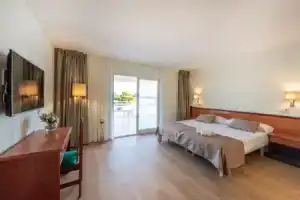 Iroco Hostal, Кала-д'Ор