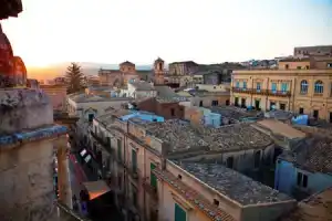 La Dépendance Hotel, Ното