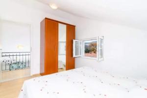 Apartments Nikola - Comfort One Bedroom Apartment With City View, Дубровник