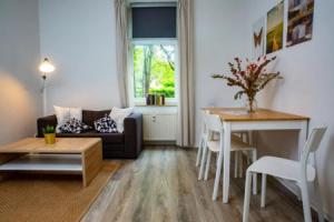 Ruhiges City Apartment "Altbauperle" mit Charme und 2 Schlafzimmern, Эрфурт