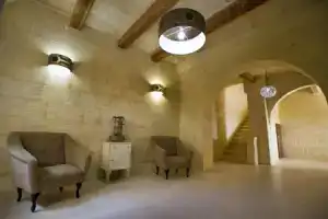 Villa Boomerang, Асри