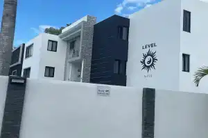 Level suites, Сосуа