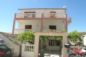 Rooms Jerac, Примостен