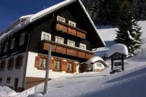 Haus Wild, Менценшванд