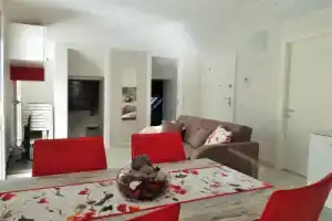 CASAVIVA - Casa Vacanze a Ceriale con terrazza, Чериале