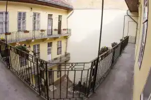 Central Hotel 21 and, Будапешт