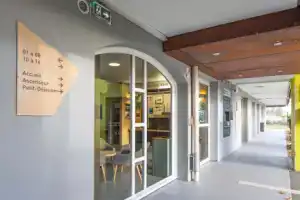 b&b hôTel Saint-Malo Centre, Сен-Мало