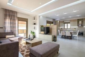 Panthea Luxury Villa, Лалисос