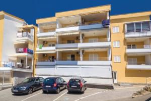 Stunning Home in Crikvenica With Wifi and 3 Bedrooms, Цриквеница